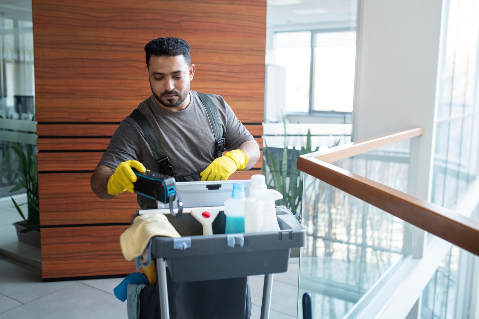 Dry Ice Cleaning vs Traditional Methods: Here’s What You’re Missing